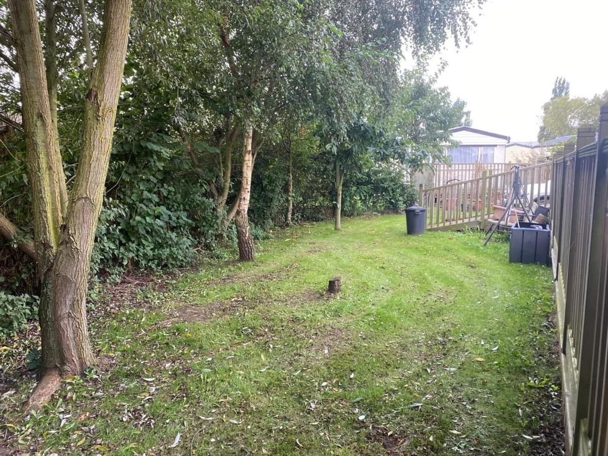 Willow Lodge Crowle  Luaran gambar
